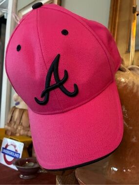 Atlanta Braves Vibrant Pink adjustable baseball cap - Youth